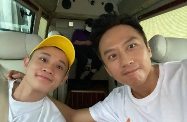 脱口秀大会|“脱口秀大会”第三季总冠军王勉：世界以痛吻我，我扇他个巴掌