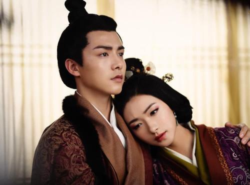 石碑|《何君阁道碑》意外被发现，还是古人护碑有法，否则它早就毁掉了