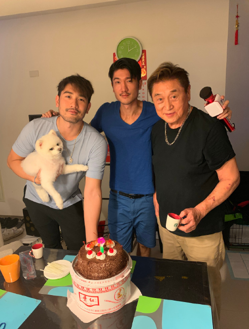 高以翔|二哥晒合影为高以翔庆生，深夜梦到弟弟不想醒来，分享兄弟过往引人泪奔