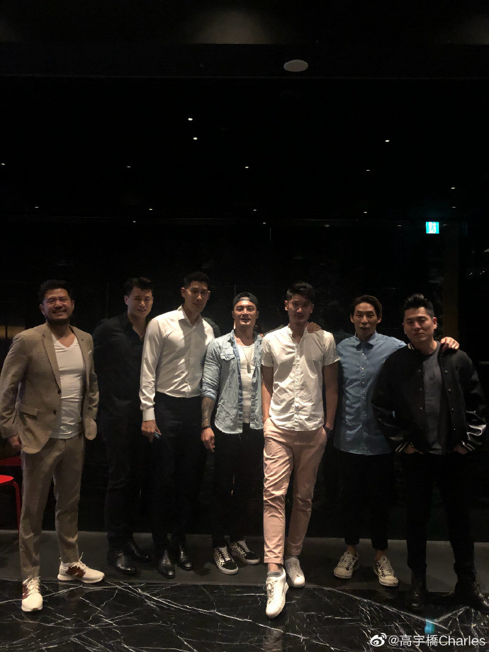 高以翔|二哥晒合影为高以翔庆生，深夜梦到弟弟不想醒来，分享兄弟过往引人泪奔