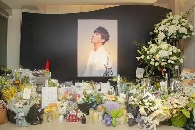 黄鸿升|黄鸿升离世后父亲做出特殊举动：将他的手骨摆放家中惹争议