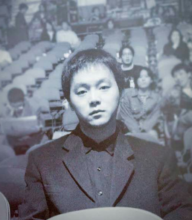 从翩翩才子到沧桑大叔,离婚20年,王菲魅力依旧,窦唯邋遢似老头_腾讯