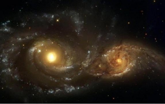 xmm-2599|天文现象观测到一个奇怪的星系，体积非常庞大，却安静得可怕