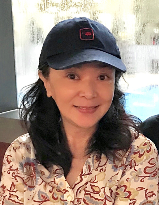 60岁陈玉莲近照曝光,纯素颜穿大妈衫显老态,孑然一身无儿无女