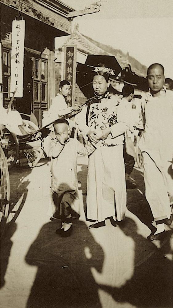 西便门|北京老照片1916年，京城城墙的东南角楼，西便门外百姓生活！
