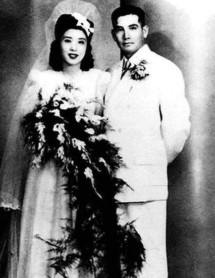 安徽17岁女孩,嫁给42岁丈夫,丈夫官至上将,儿子,儿媳都是富商