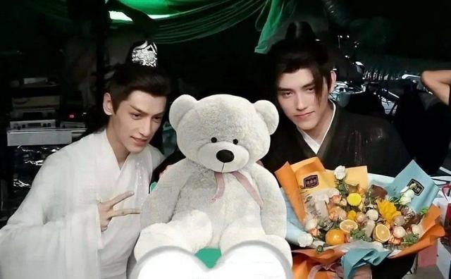 皓衣行|《皓衣行》杀青，陈飞宇变化不大，无滤镜的罗云熙太真实