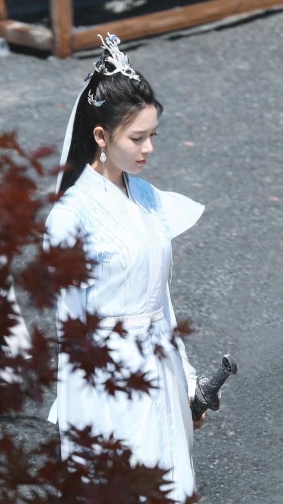 皓衣行|《皓衣行》杀青，陈飞宇变化不大，无滤镜的罗云熙太真实