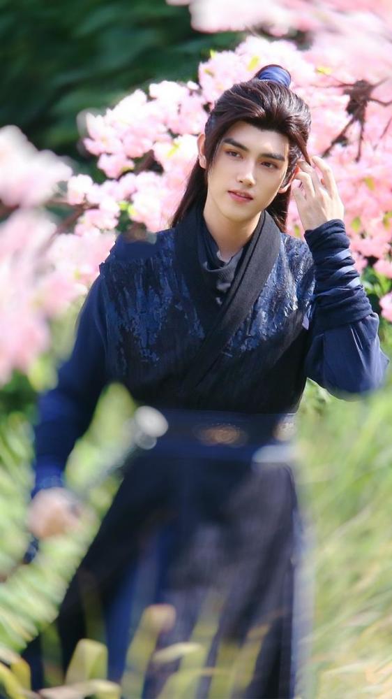皓衣行|《皓衣行》杀青，陈飞宇变化不大，无滤镜的罗云熙太真实