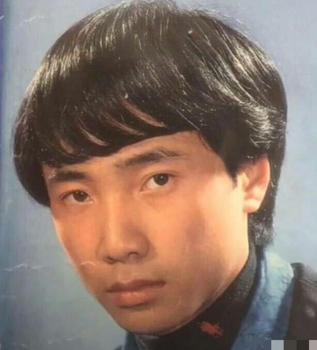 沈腾|相爱相杀，沈腾自嘲沦落到与徐峥撞脸，谁年轻时还不是个小鲜肉