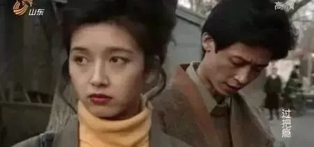 江珊|靳东与大9岁的江珊同居5年后，为何却娶了二婚的李佳？