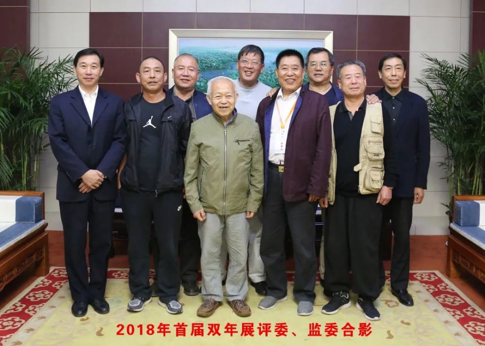 双年展|评委老师，您认真的样子真帅！