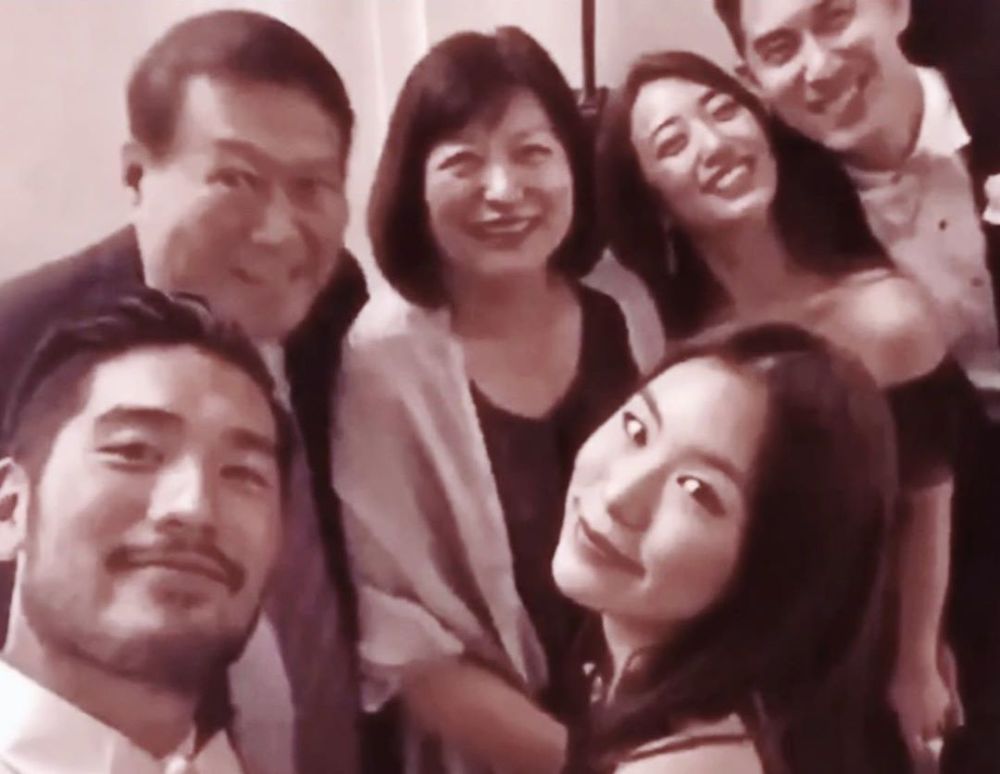 高以翔|不满Bella频繁晒亲密合影消费高以翔？高以翔二哥、毛加恩取消关注她