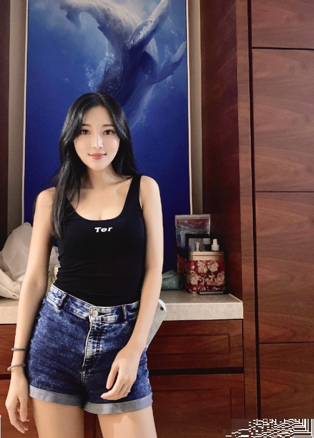 都说烧饼是"德云社第一丑",直到看清他老婆的正脸:我羡慕了!