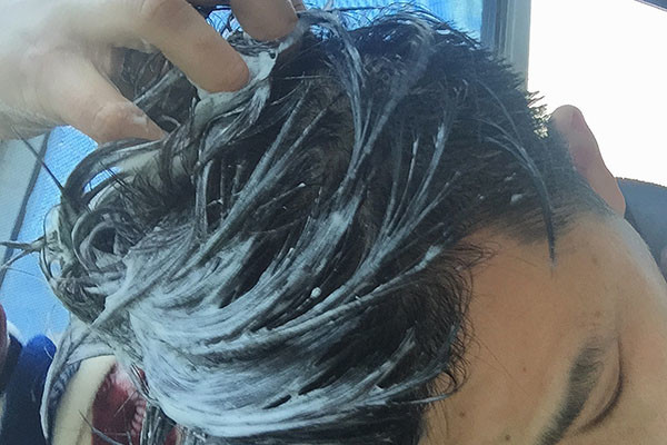 吹风机|洗完头后，是用吹风机好，还是自然风干好？很多人都做错了