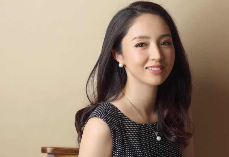 董璇|董璇新恋情曝光后，高云翔晒照开始下一站征程：一场没有彩排的戏