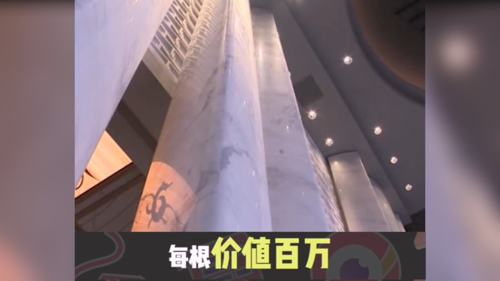 周杰伦|周杰伦“没有邻居”豪宅有多壕？门廊长18米，六根列柱值600万