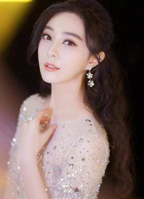 范冰冰|范冰冰自曝将出演新作，东山再起指日可待，消失两年华丽归来