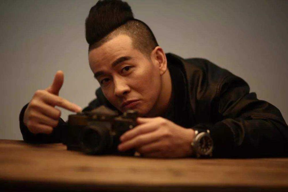 陈小春|陈小春连续三天寺庙祈福，53岁依然气色红润，全怪娶到了应采儿