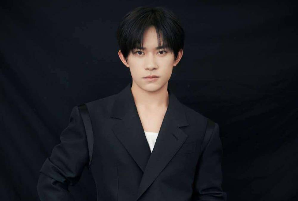 易烊千玺|易烊千玺被曝不去金鹰节后，粉丝号召不再投票，被指行为“嚣张”