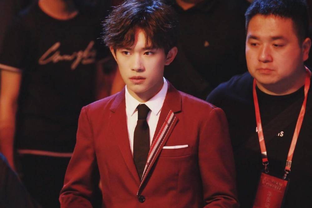 易烊千玺|易烊千玺被曝不去金鹰节后，粉丝号召不再投票，被指行为“嚣张”