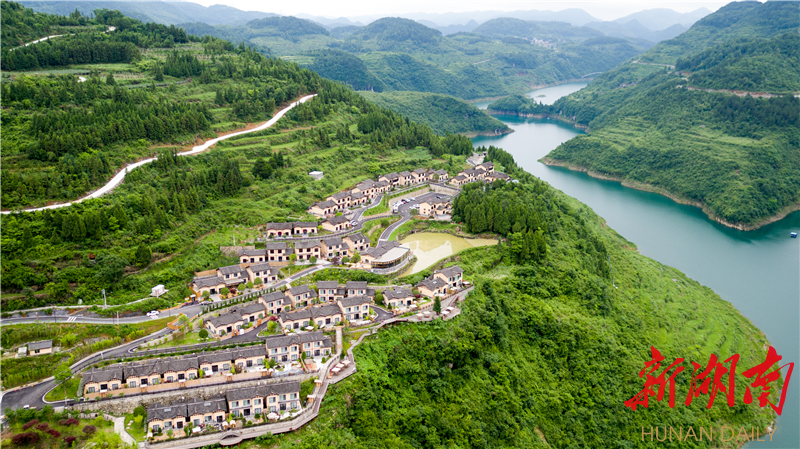 千工坪镇胜花村,沱江镇坪里村和麻冲乡竹山村四个省级试点村的"多规