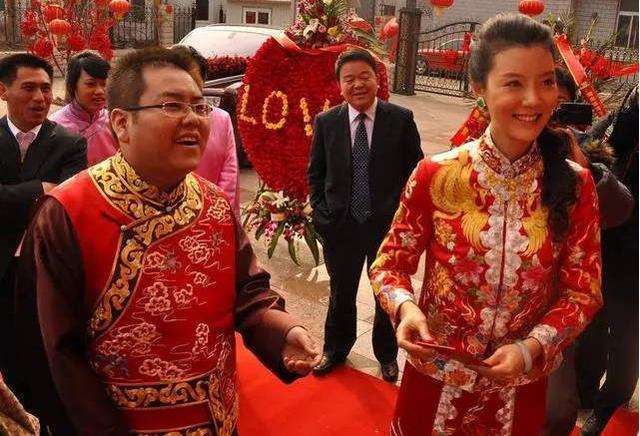 离婚|漂亮星二代，嫁不登对富翁，离婚回归成高冷白富美霸道总裁专业户