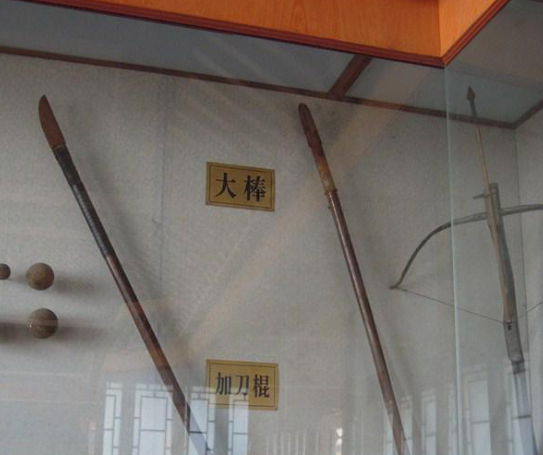 九齿钉耙|为何略过悟空宠八戒？唐僧：金箍棒和九齿钉耙的兵器原型里有答案