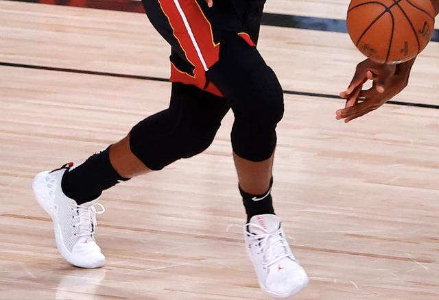 巴特勒在东决g4中穿了什么鞋jumpmandiamond