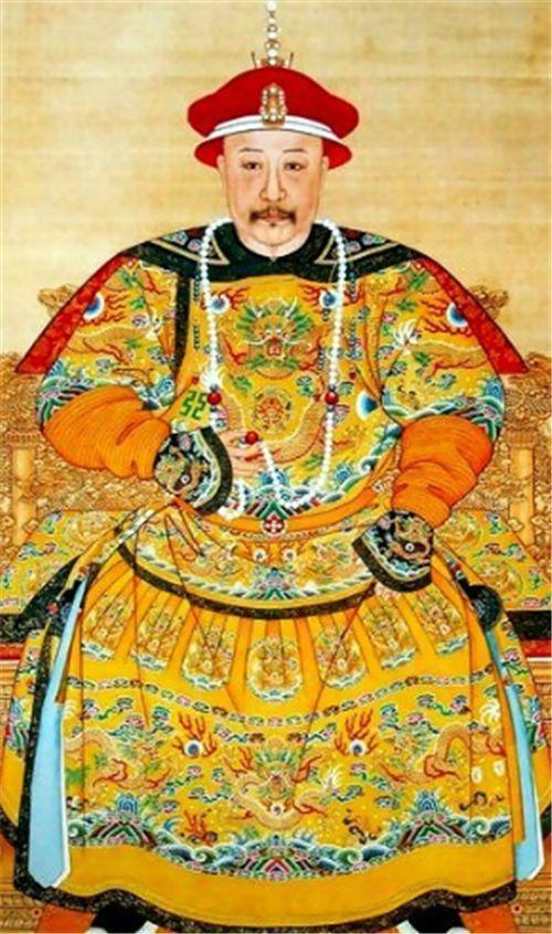 清朝共12位皇帝从画像中可以看出大清由盛而衰的历史痕迹