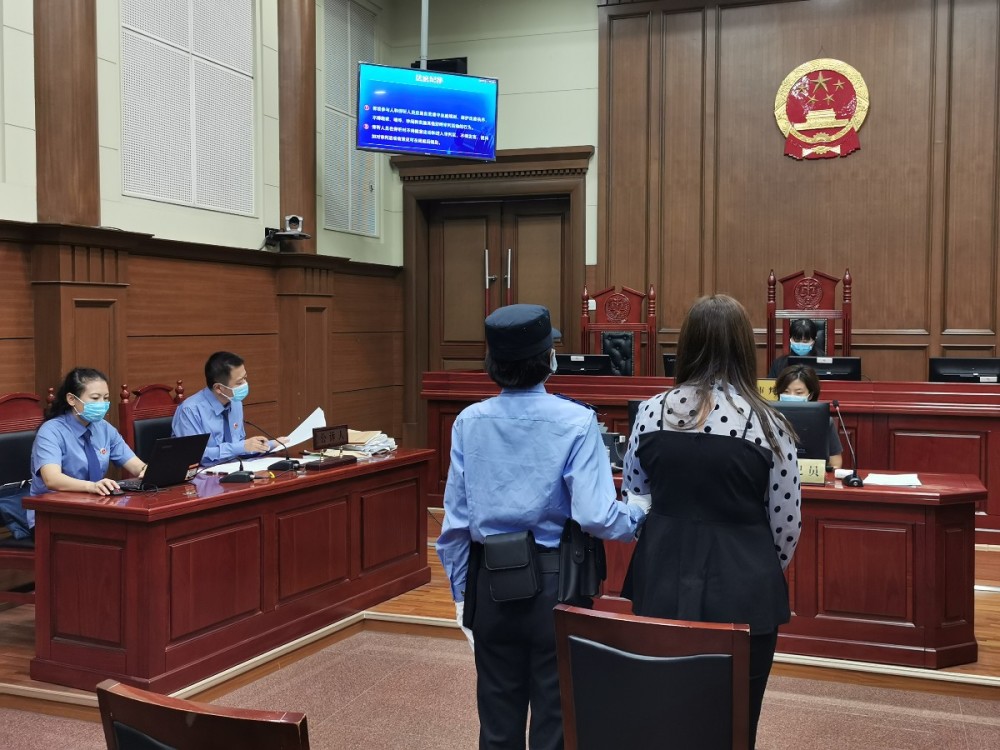 快递|看见喜欢的就“取货”回家，女子俩月盗窃快递20余次判缓刑