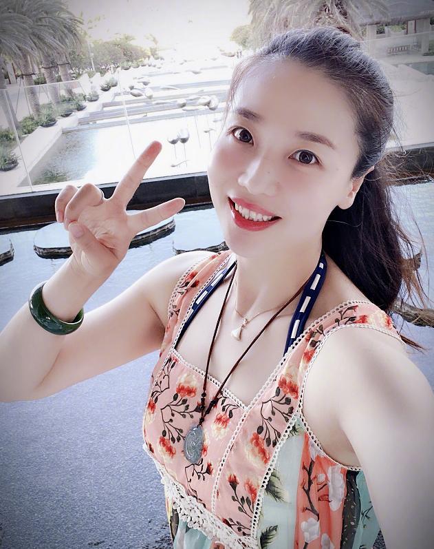 女排女神魏秋月近况,入选亚运之星,瑜伽照秒变禁欲系美女