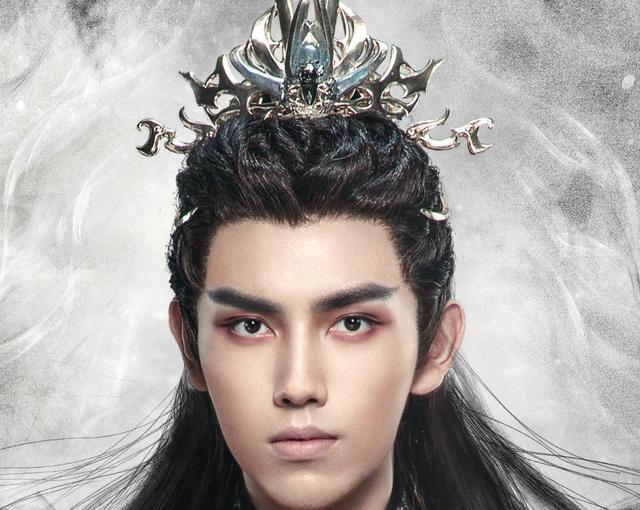 皓衣行|皓衣行曝海报，陈飞宇罗云熙头发是tony做的吧，还纹一手好眉