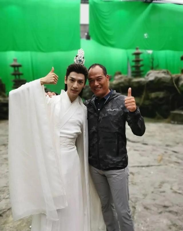 皓衣行|皓衣行曝海报，陈飞宇罗云熙头发是tony做的吧，还纹一手好眉