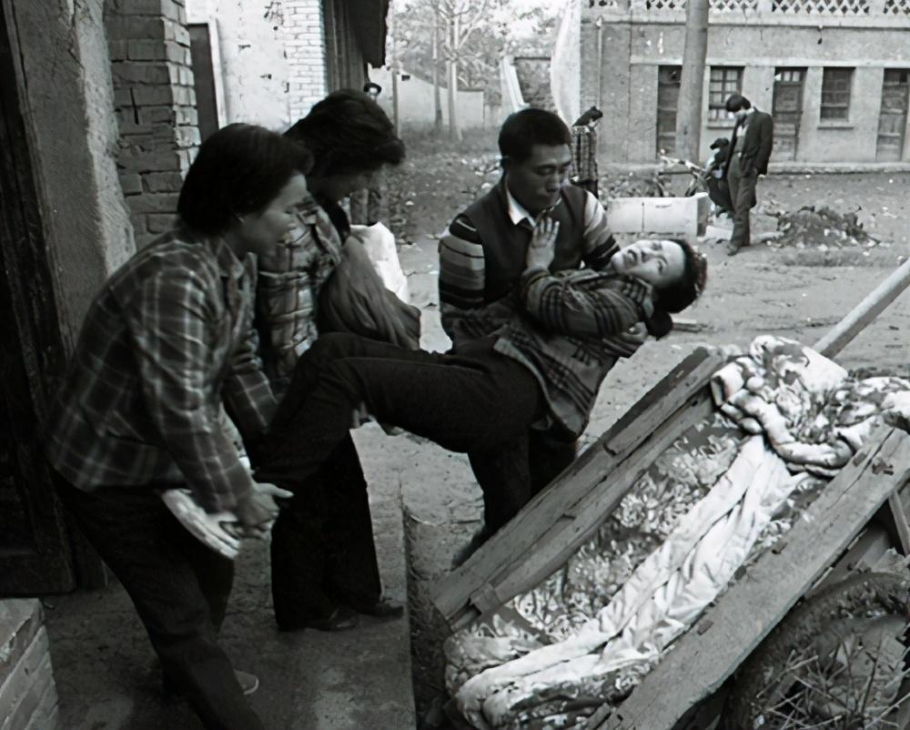 罕见的真实照片,90年代计划生育,还原当初的"疯狂"