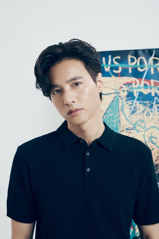 在没有演戏的这段时间,元斌一直都在过着幸福的家庭生活,只有拍广告的