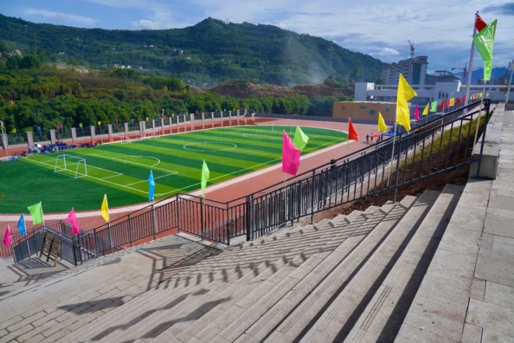 今天,云阳县黄石实验学校正式落成!_腾讯新闻