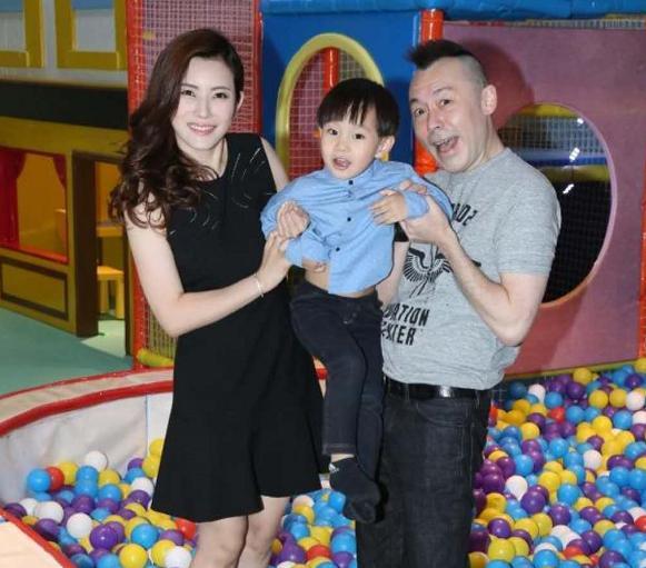 因为工作认识了主持人马荔,女方小他21岁,结婚的时候雷宇扬都48岁了