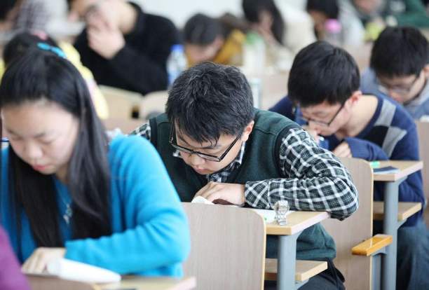 二本|北京这所二本毕业生基本都是公务员，今年在江苏最低投档线395分