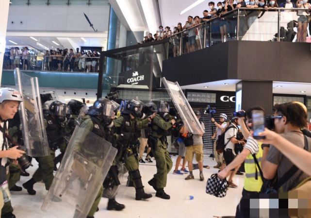 去年围殴香港警员致眼伤 3男子承认暴动罪获刑3到4年 腾讯网