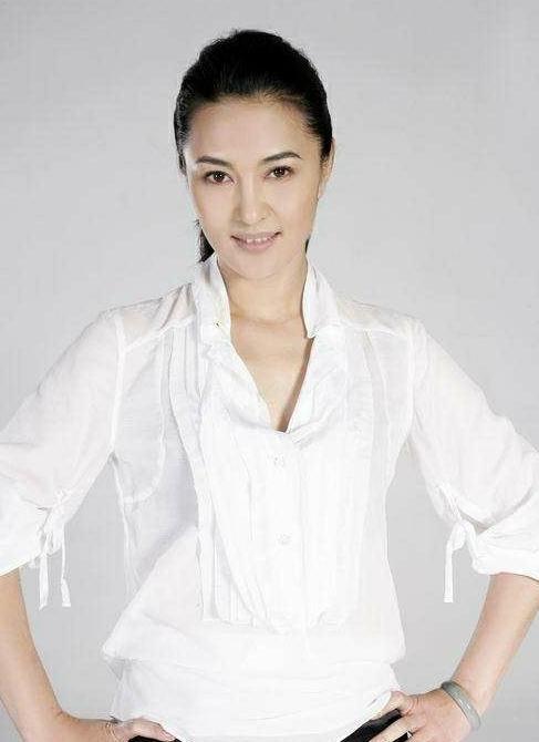 黄飞鸿苗三娘王菁华5岁童星出道48岁却感情成谜