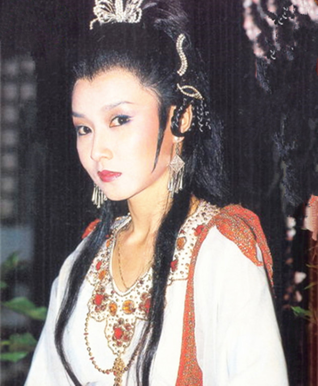 只提起曾亚君的名字,年轻一辈的网友们一定很陌生,但年长一辈的观众