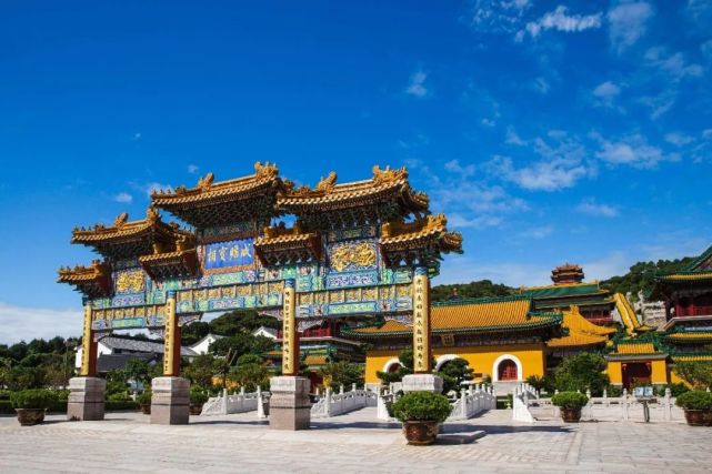 在普陀山的温柔秋日 禅庭信步 且听风吟与钟声 腾讯网