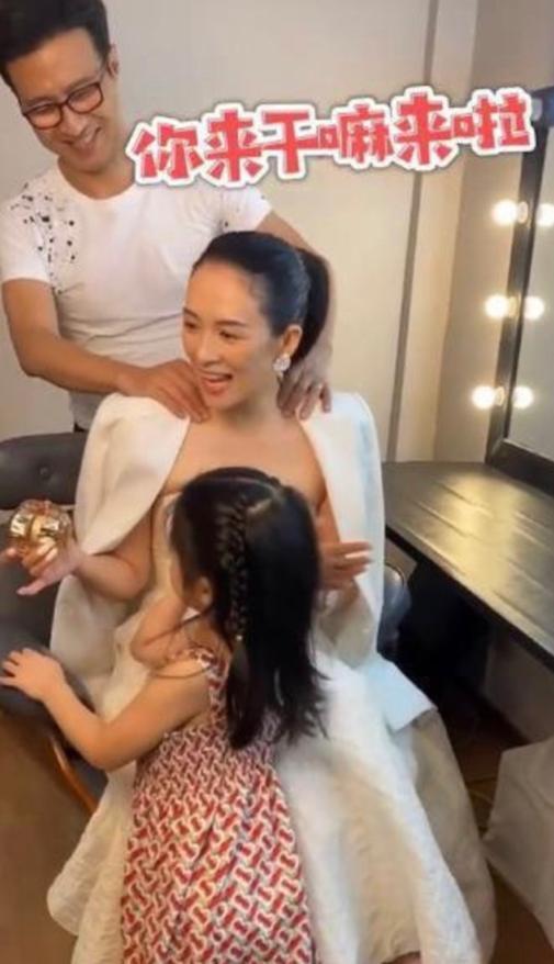 章子怡|章子怡晒娃，被儿子首次叫妈难掩激动！评论区提汪峰撒狗粮