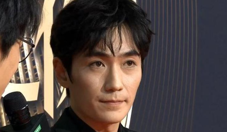 朱一龙|朱一龙合作徐帆演母子，面色苍老像夫妻，他配当儿子吗？