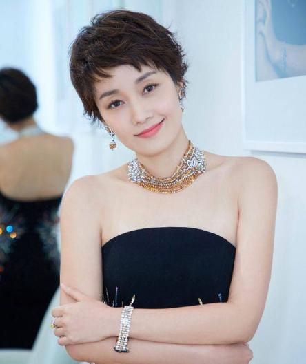 文章|时隔6年文章携新剧复出，女主演代表着收视率，文章要彻底翻身了