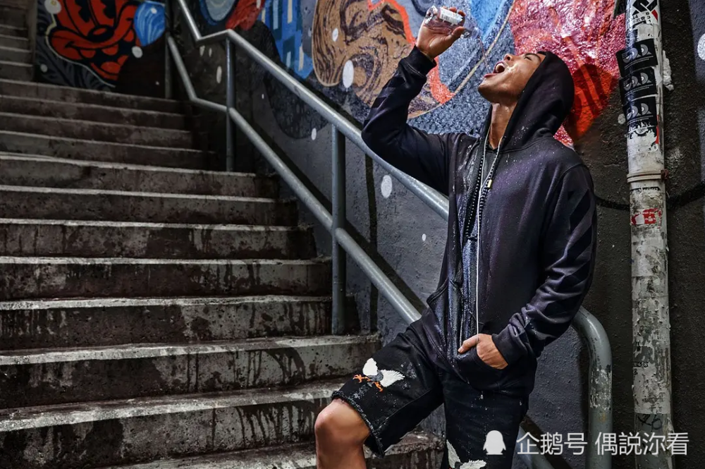 还不是为了泡马子找乐子?