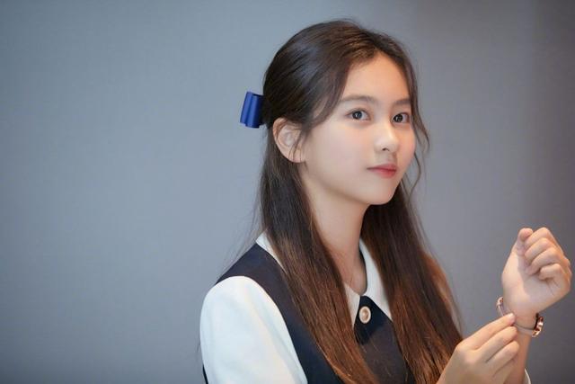 曾经参演七号房的礼物客串bigbang演唱会的葛素媛长大变美了