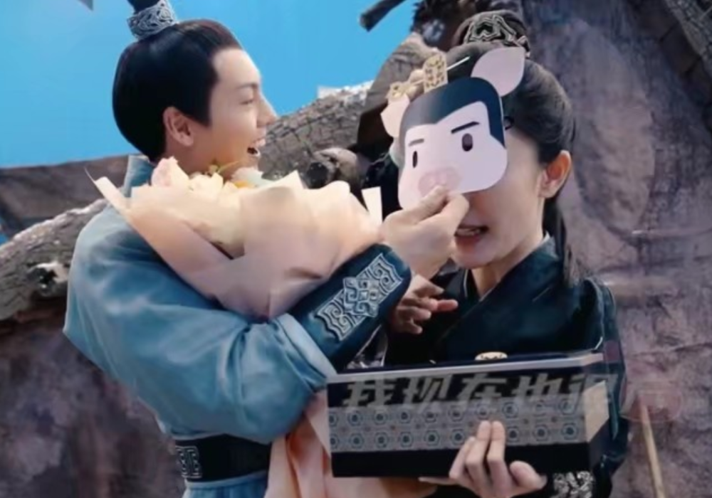 杨幂|杨幂新剧杀青与陈伟霆互动有爱，曾被港媒曝与谢霆锋结婚？王菲大怒4字回应