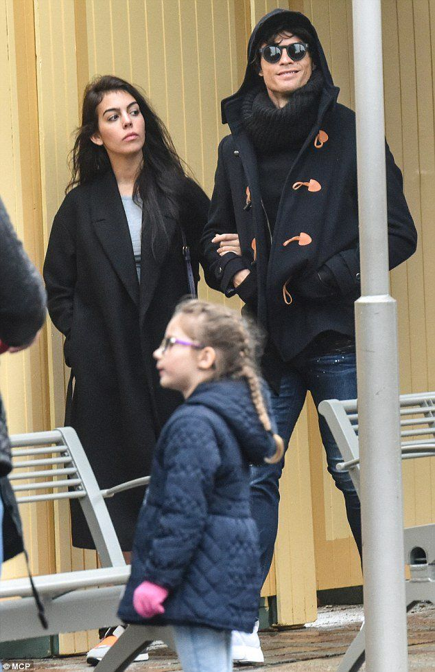 乔治娜|拿下亿万身价花花公子，从柜姐变第一富婆，她人生堪比偶像剧